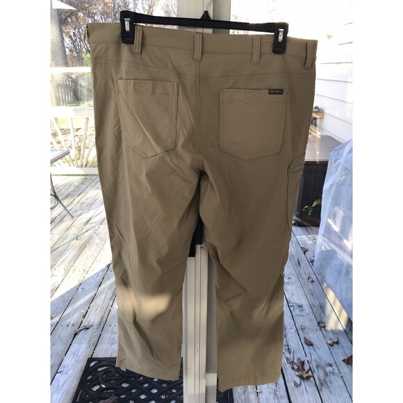 Eddie Bauer Men's Tech Pant 40 X 30 Nylon And Spandex Pockets Khaki EUC - Picture 2 of 6